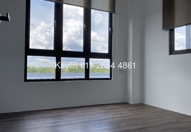 Royal Oak Condominium