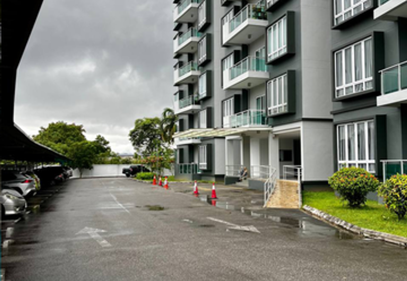 Corner & Large 3 bedrooms unit at Airport area (D'Infinia Condominium) for sale