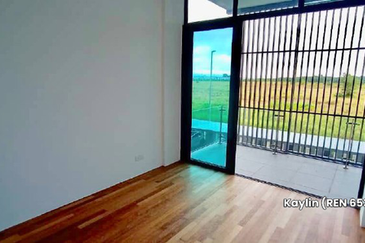 THE ORCHARD RESIDENCES