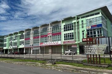 3-Storey Intermediate Shoplot at Muara Tuang Kuching for sale