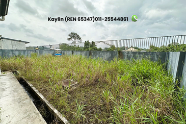 Double Storey Semi-Detached House at Green Gate Residence for sale