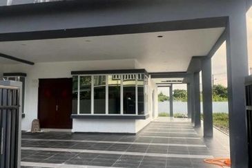 Freehold title Stutong Double Storey Terrace Corner house for sale