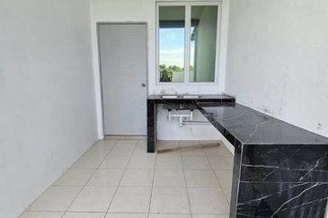 Freehold title Stutong Double Storey Terrace Corner house for sale