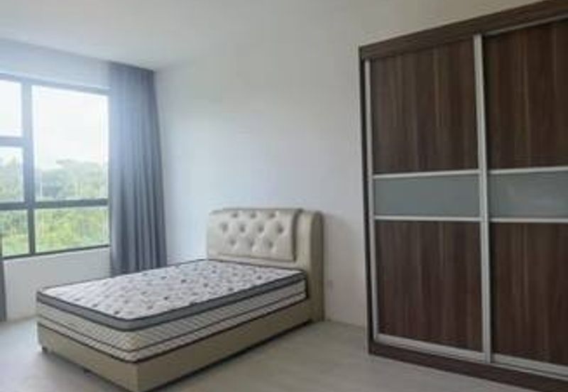 Large Upper unit townhouse at Forest Hill Townhouse for sale