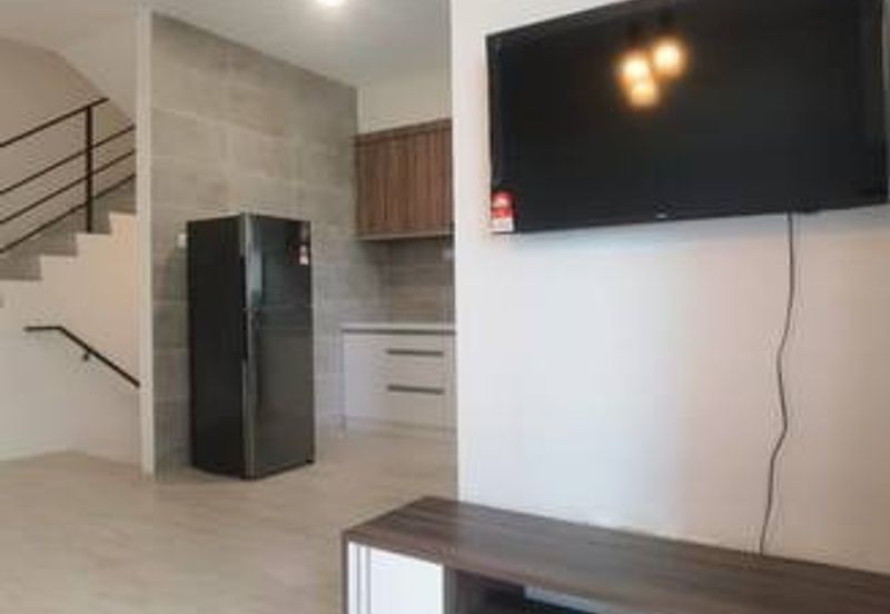 Large Upper unit townhouse at Forest Hill Townhouse for sale