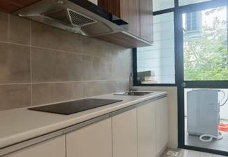 Large Upper unit townhouse at Forest Hill Townhouse for sale