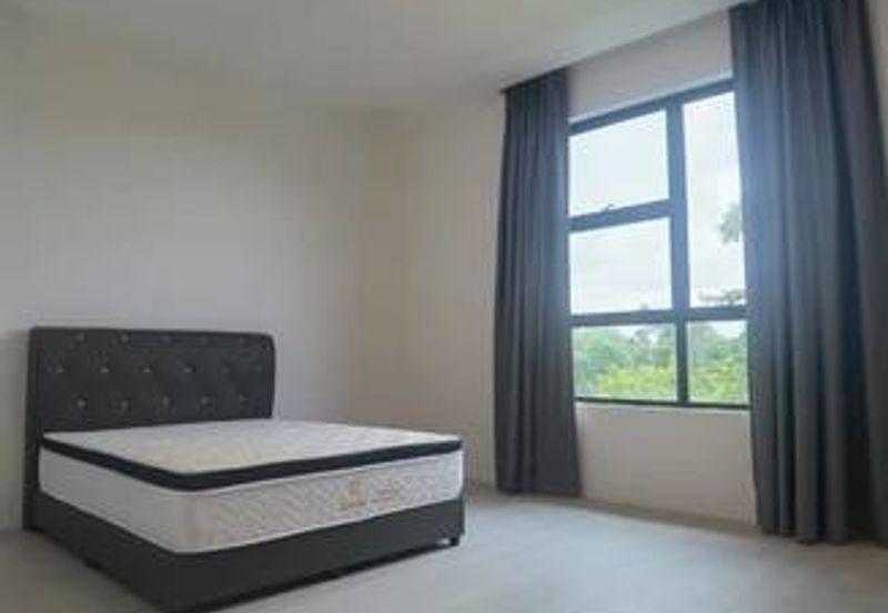 Large Upper unit townhouse at Forest Hill Townhouse for sale