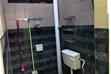 Highest Floor 3rd Floor MJC Shoplot For Sale