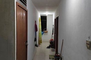 Highest Floor 3rd Floor MJC Shoplot For Sale