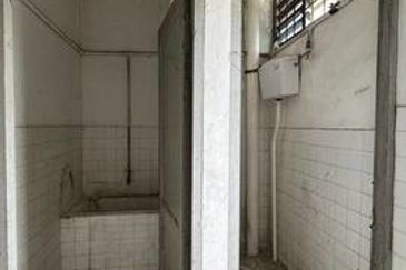 3-Storey Intermediate Shoplot for Sale