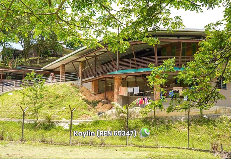 Holiday/ Retreat Centre with freehold title land at 24th Mile Serian/ Kuching for sale