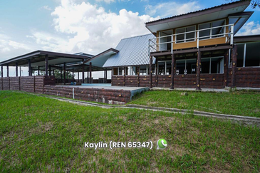 Holiday/ Retreat Centre with freehold title land at 24th Mile Serian/ Kuching for sale