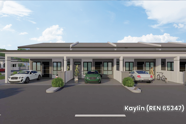 Single Storey Terrace Corner at Central Serian for sale