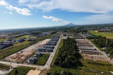 Single Storey Terrace/ Semi-Detached at Taman Sri Depo open for booking