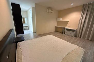 SkyVilla Condominium