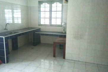 Double Storey Terrace Corner at 9th Mile Kuching for sale