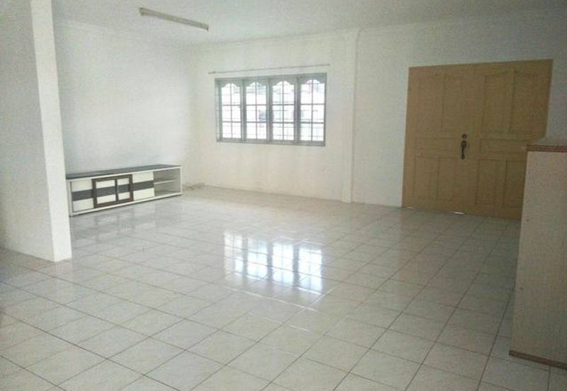 Double Storey Terrace Corner at 9th Mile Kuching for sale