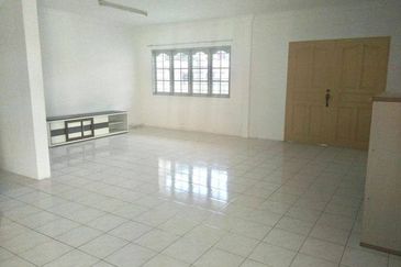 Double Storey Terrace Corner at 9th Mile Kuching for sale