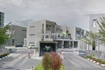 Large unit 3-storey Academia Lanes for sale