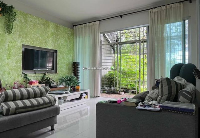 Large unit 3-storey Academia Lanes for sale