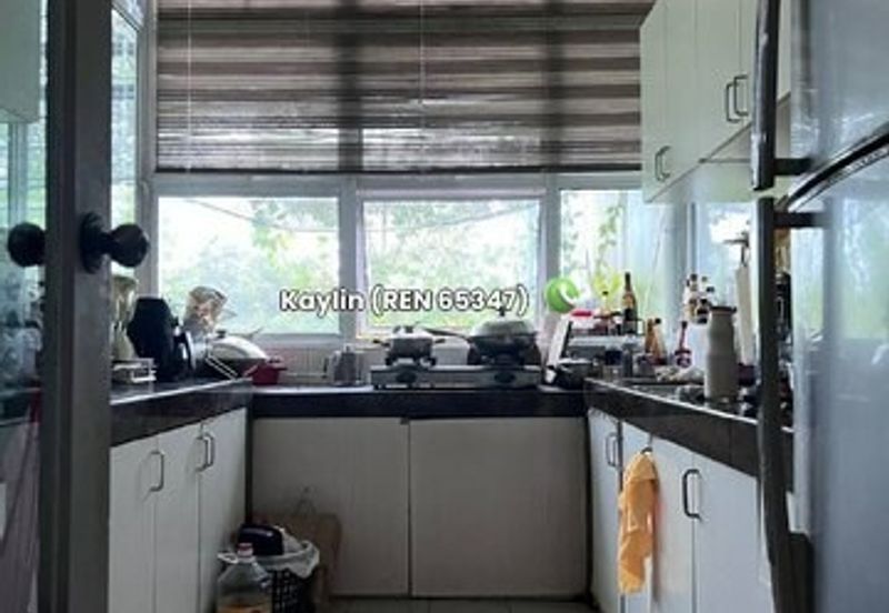 Large unit 3-storey Academia Lanes for sale