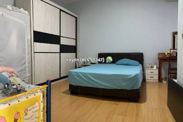 Large unit 3-storey Academia Lanes for sale