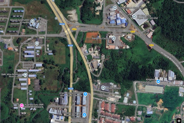 8.5 Mile, Jalan Penrissen (Pan Borneo Highway) – Land for Sale