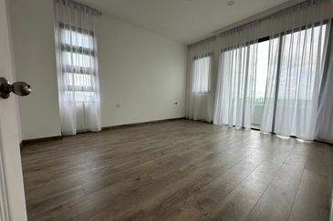 4 Bedrooms at D'ryx Residence for Sale