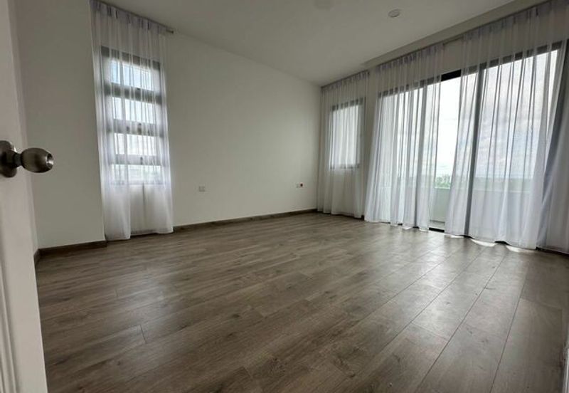 4 Bedrooms at D'ryx Residence for Sale