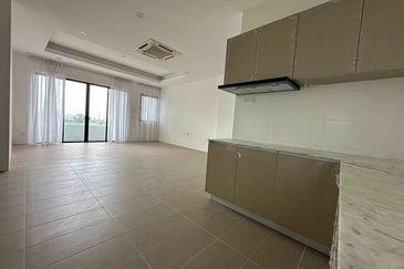 4 Bedrooms at D'ryx Residence for Sale