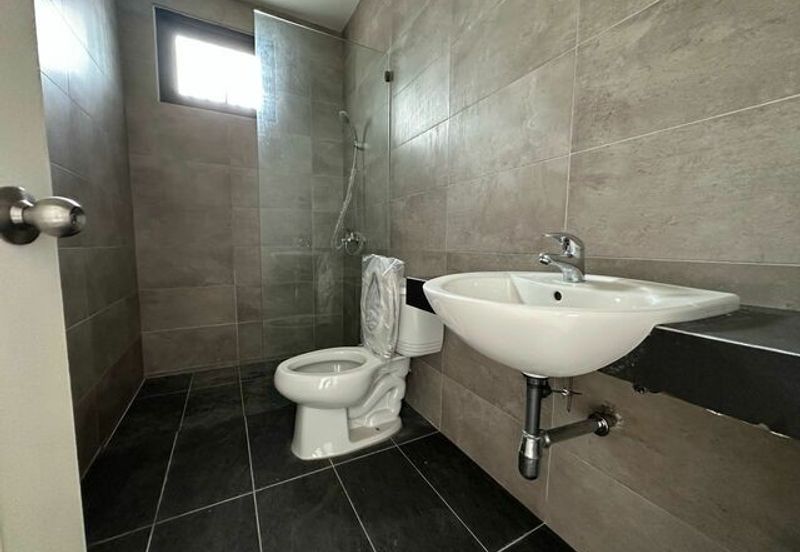 4 Bedrooms at D'ryx Residence for Sale