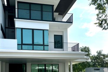 Duta Villa, Setia Alam