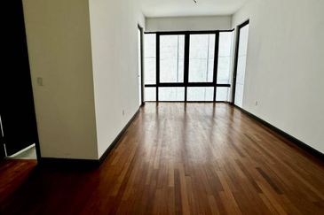 Duta Villa, Setia Alam