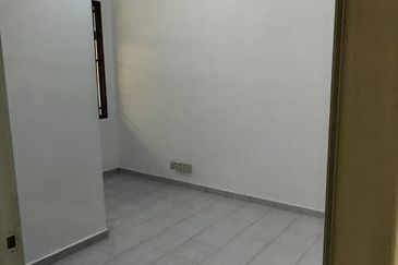 Jalan Taman Kinrara 2/7