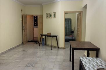 Endah Regal Condominium