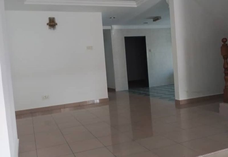 JLN Waris tmn Connaught Double Storey for rent 