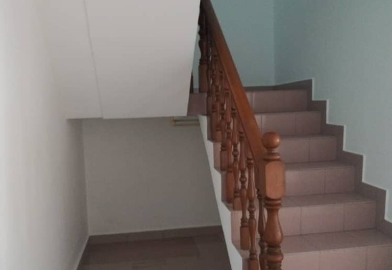 JLN Waris tmn Connaught Double Storey for rent 