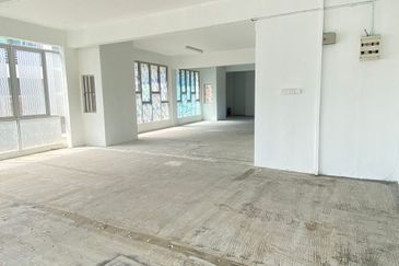 Taman desa cempaka shoplot for rent 