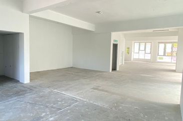 Taman desa cempaka shoplot for rent 