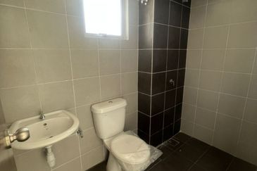 Jalan Asteroid U5/30B