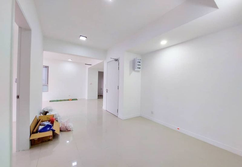 Lakefront Condominium | Emerald Hills @ Alam Damai