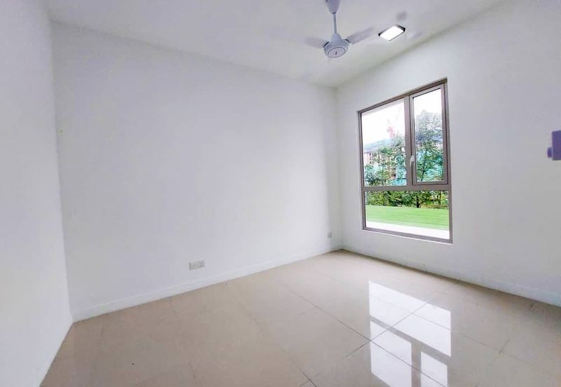 Lakefront Condominium | Emerald Hills @ Alam Damai