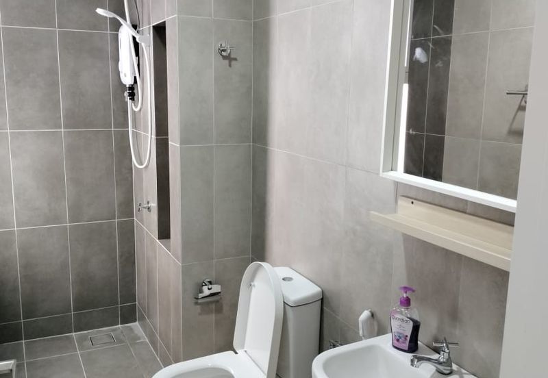 Lakefront Condominium | Emerald Hills @ Alam Damai