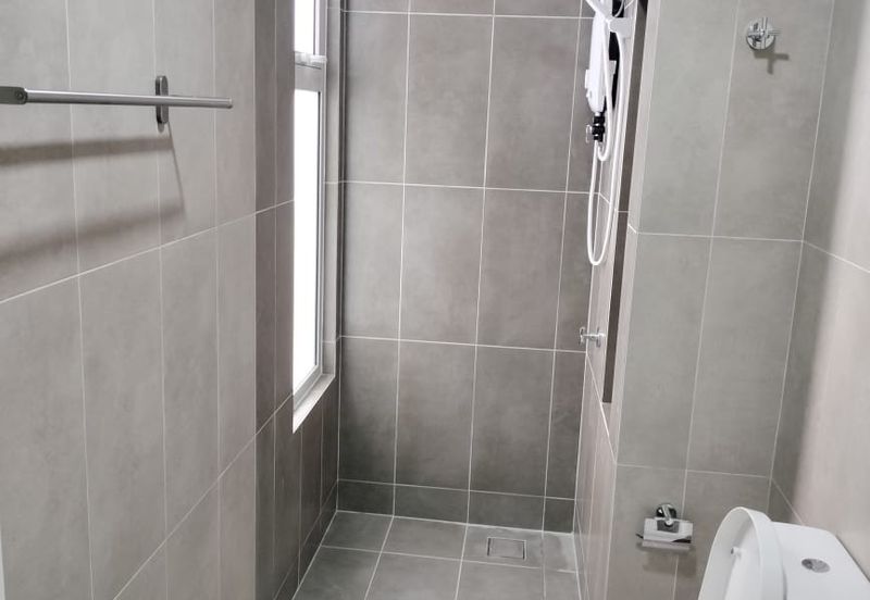 Lakefront Condominium | Emerald Hills @ Alam Damai