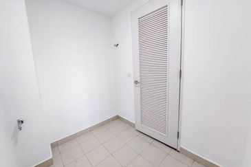 Lakefront Condominium | Emerald Hills @ Alam Damai