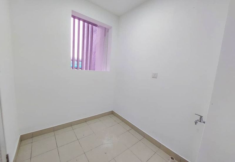 Lakefront Condominium | Emerald Hills @ Alam Damai