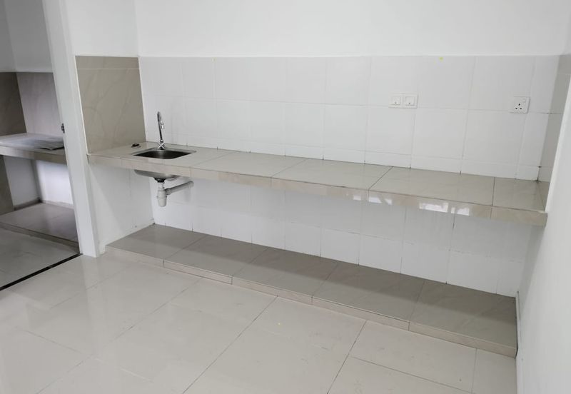 Lakefront Condominium | Emerald Hills @ Alam Damai