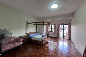 SL 4, Bandar Sungai Long