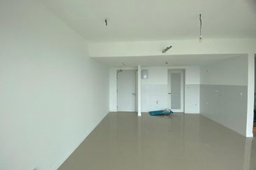 Lakefront Condominium | Emerald Hills @ Alam Damai