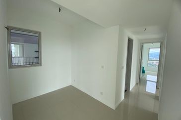 Lakefront Condominium | Emerald Hills @ Alam Damai